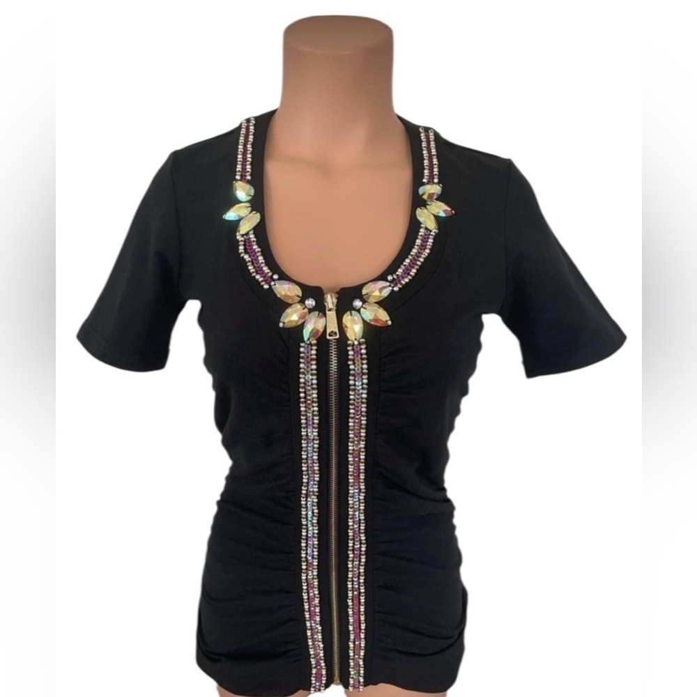 BOSTON PROPER SHORT SLEEVE EMBELLISHED BEADED ZIPPER SHIRRED SIDES TOP